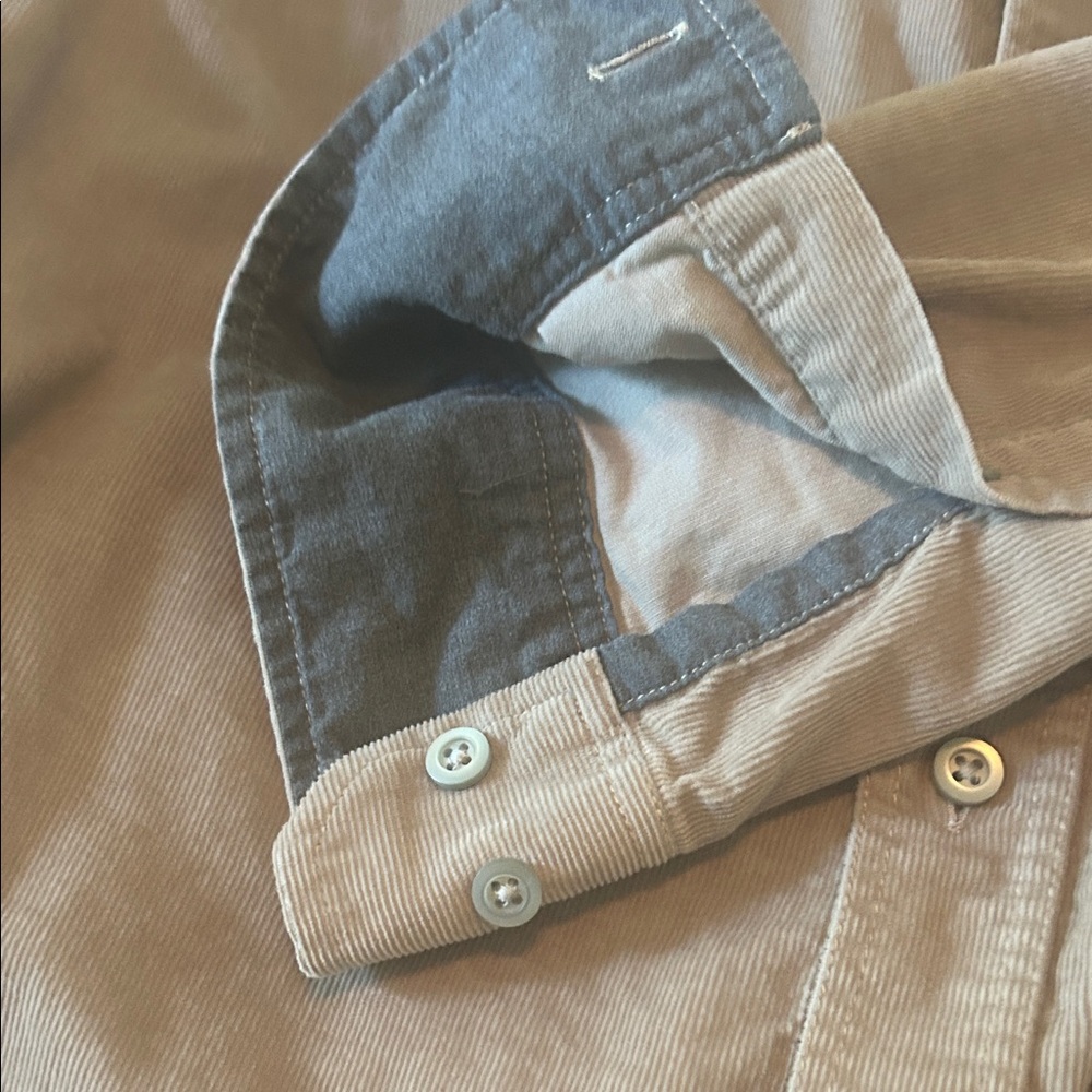 Banana Republic Men's Casual Button Down Shirt - brown corduroy. - Picture 6 of 6